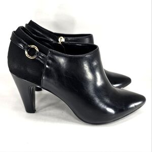 Bandolino Kaeto Black Vegan Leather, Pointy Toe, Ankle Bootie Shootie. WMS 7M